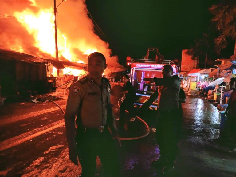 26 Kios Hangus Dilalap Si Jago Merah