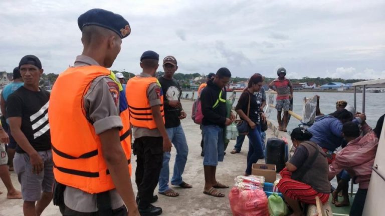 Memberikan Rasa Aman Kepada Masyarakat Kepulauan Tanimbar