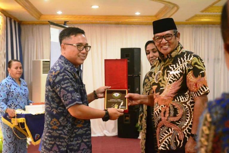 Bupati Malra Hadiri Acara Malam Kenal Pamit Danlanud Dumatubun