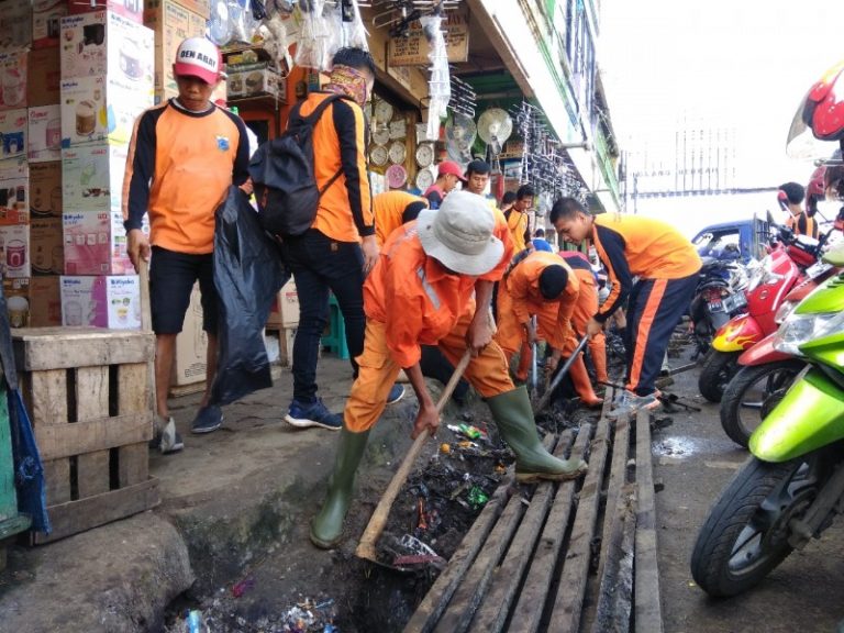 Perangi Sampah, DLHK Tual Bentuk Dua Shift Kerja