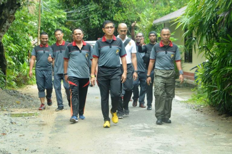 Kapolda Maluku Pimpin Penanaman Ratusan Pohon di Puncak Sirimau