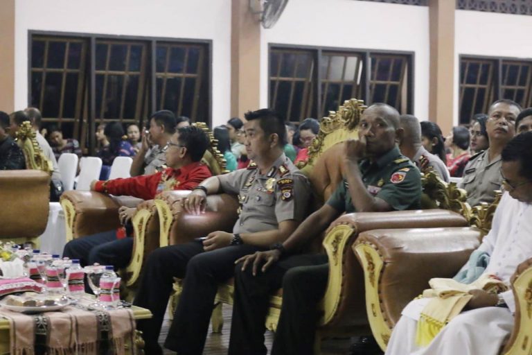 Thenu Hadiri Natal Bersama Polres Kepulauan Tanimbar