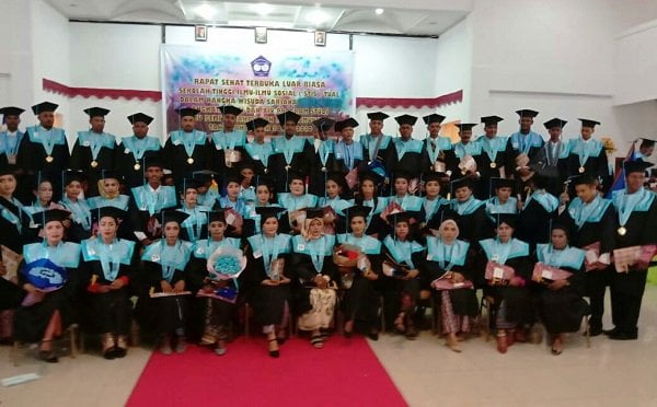 Civitas Akademika STIS Tual Gelar Wisuda Angkatan XIII dan XIV