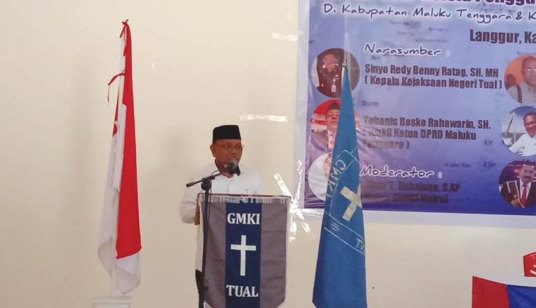 Bupati Harap GMKI Lahirkan Inovasi Ekstrem Lewat Diskusi Publik Bupati Harap GMKI Lahirkan Inovasi Ekstrem Lewat Diskusi Publik
