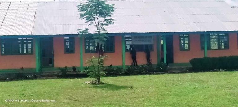 Belum Lunasi Biaya Kostum, Siswi SMPN 8 Malra Dilarang Masuk Sekolah