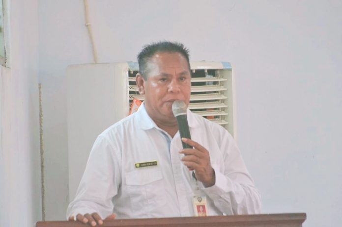 Kepala Dinas Pendidikan Kabupaten Maluku Tenggara Clemens Welafubun. Foto/Gerry Ngamel