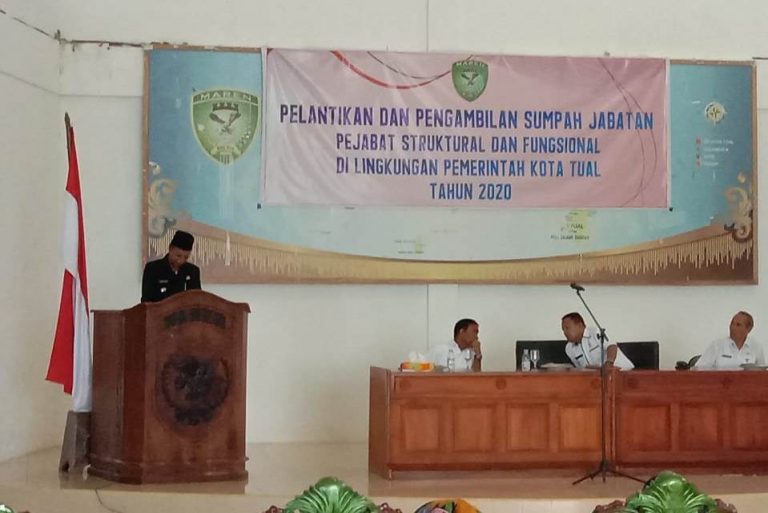 Lantik 39 Kepsek, Wawali Tual: Hasil Seleksi Guru Kompeten dan Miliki Skill Manajerial