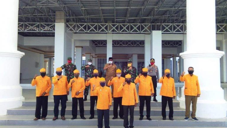 Dewan Rat Bersama Bupati Bahas Tiga Masalah Pemerintahan Adat Dewan Rat Bersama Bupati Bahas Tiga Masalah Pemerintahan Adat