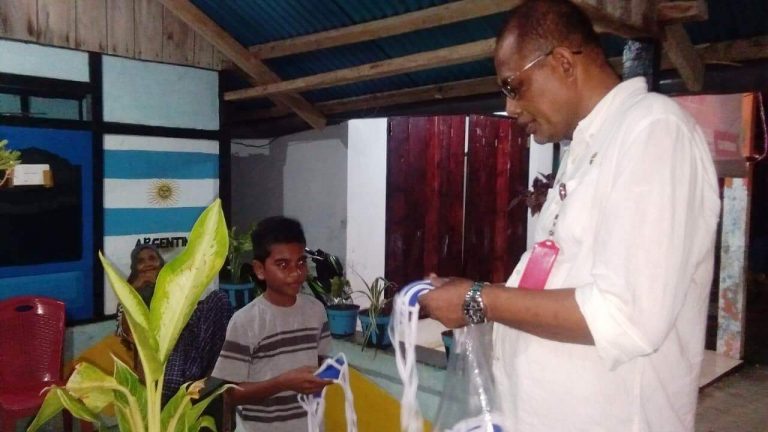 8000 Masker Dibagi di Kecamatan Kei Kecil Timur