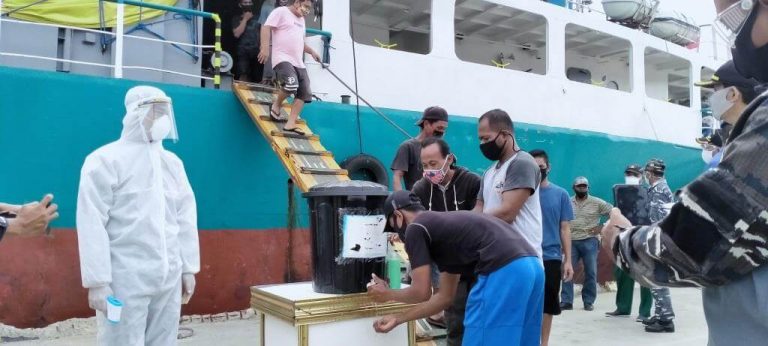 Satgas Angkutan Laut Periksa Delapan Penumpang dan 15 ABK KM. Pesona