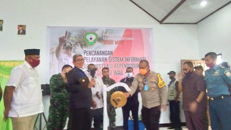 Bupati Malra Canangkan Sistem Informasi Administrasi Kependudukan Berbasis Internet