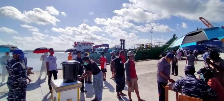 Satgas Angkutan Laut Periksa 10 Kru dan Delapan Penumpang LCT. Wahana Sejahtera