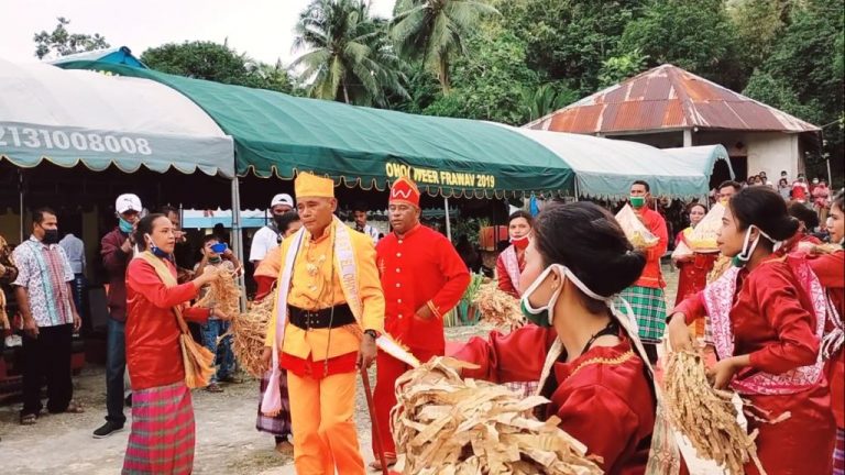 Pengukuhan Rat Merohoinean Berlangsung “Maryadat”
