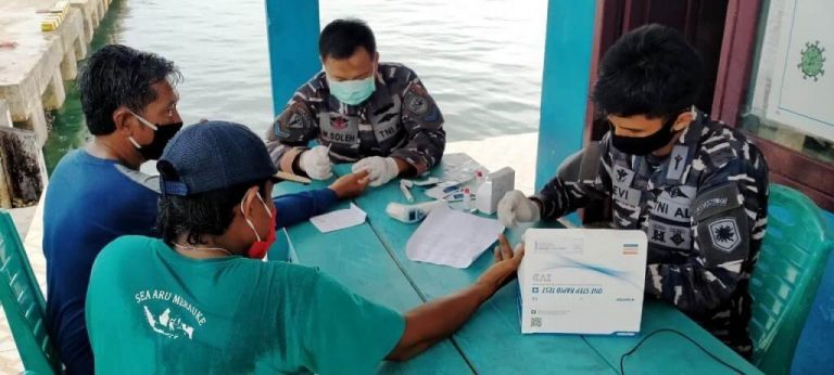 Tiga Bulan di Dobo, Kru KM. Hanjaya Makmur 5 Jalani Rapid Test di Tual