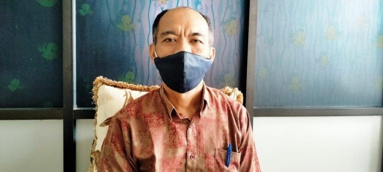 Pembantu Direktur I Bidang Akademik Polikant Dani S. Royani ketika ditemui suaradamai.com di ruang kerjanya, Rabu (9/9/2020). Foto: Labes Remetwa