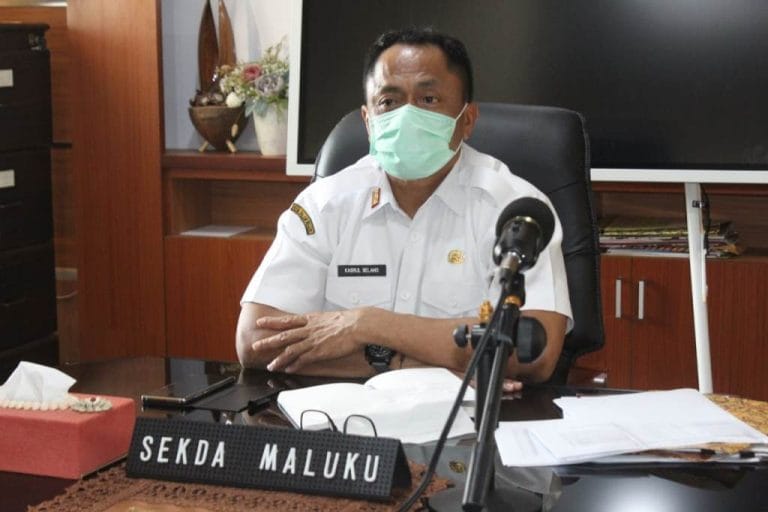 Sekretaris Daerah Maluku Kasrul Selang menghadiri Rapat Koordinasi Nasional (Rakornas) Antisipasi Bencana Hidrometerologi dan Gempa Bumi-Tsunami Tahun 2020-2021, yang dilaksanakan via daring, Rabu (7/10/2020).
