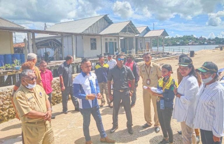 Komisi III DPRD Malra Tinjau Pembangunan Jalan di Ohoi Dian Pulau Komisi III DPRD Malra Tinjau Pembangunan Jalan di Ohoi Dian Pulau