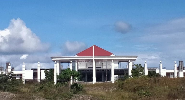 Kantor Bupati Kabupaten Maluku Tenggara. Foto: Labes Remetwa
