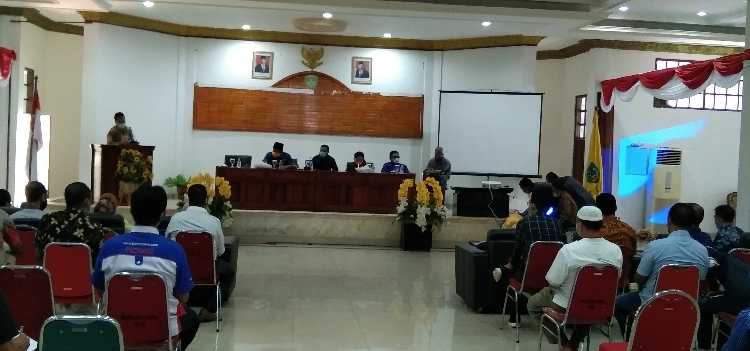 Rapat Koordinasi TPID (Tim Pengendalian Inflasi Daerah) Jelang Natal 2020 dan Tahun Baru 2021 di Aula Kantor Walikota Kota Tual Jumat (11/12/2020). Foto: Tribun Maluku.com