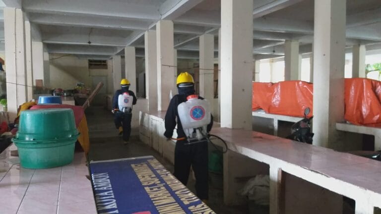 Lawan corona Brimob Maluku Kembali Semprotakan Cairan Disinfektan