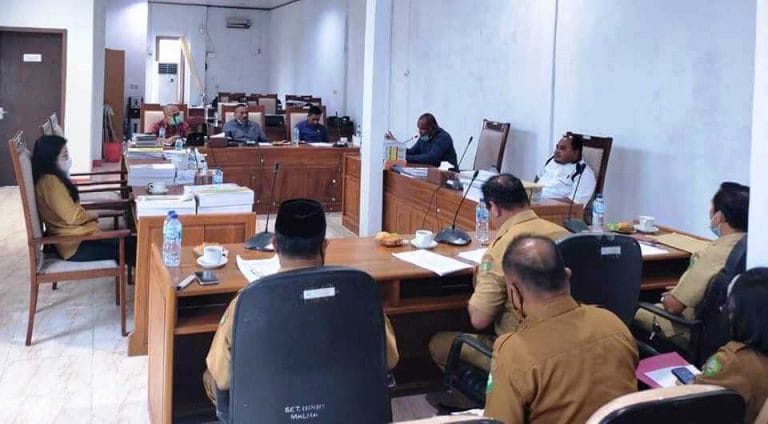 Komisi II DPRD Malra Ungkap Rp 1,5 M Tunjangan Profesi 358 Guru Belum Dibayar Komisi II DPRD Malra Ungkap Rp 1,5 M Tunjangan Profesi 358 Guru Belum Dibayar