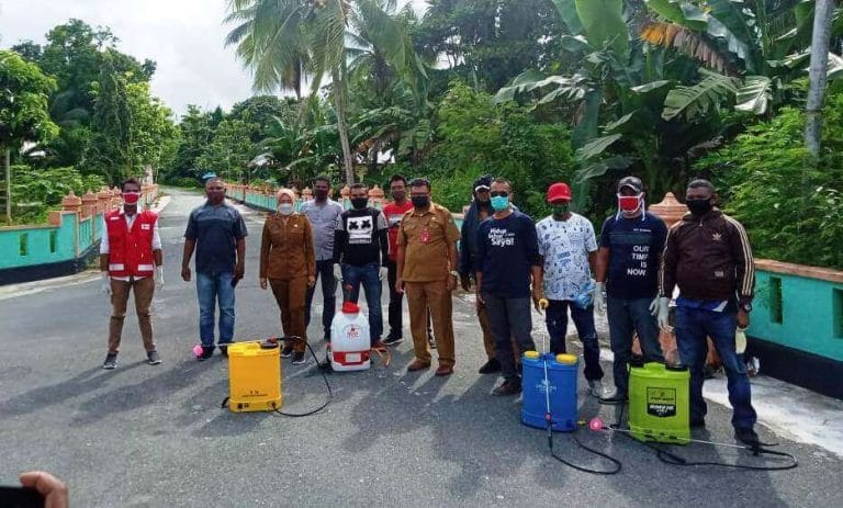 Tim Satgas Covid-19 Malra Lakukan Penyemprotan Disinfektan di Ohoi Sekitar TPA Isso Tim Satgas Covid-19 Malra Lakukan Penyemprotan Disinfektan di Ohoi Sekitar TPA Isso