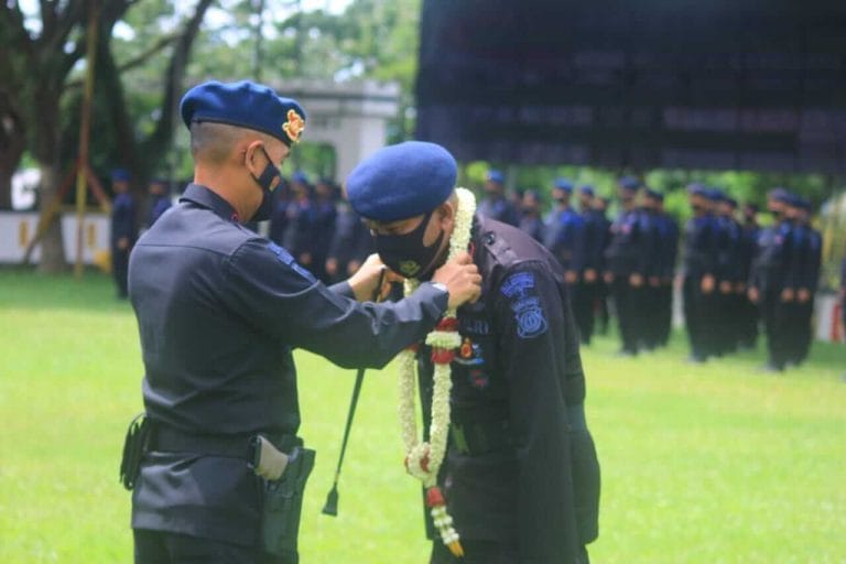 Usai pengamanan di Jakarta, 100 personil Brimob Maluku tiba kembali di Ambon. Usai pengamanan di Jakarta, 100 personil Brimob Maluku tiba kembali di Ambon.