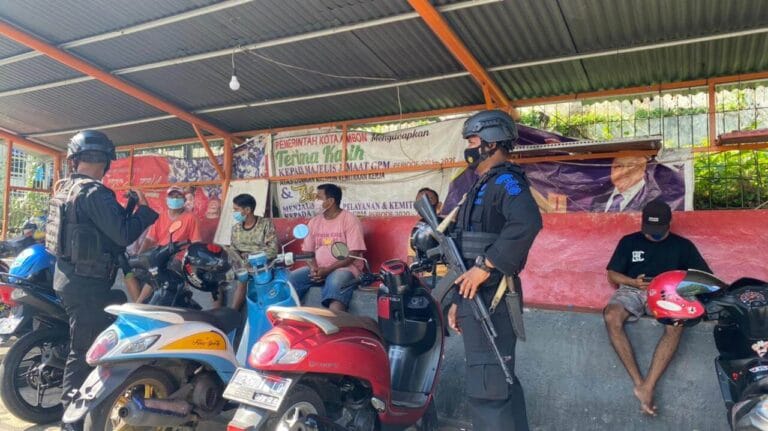 Brimob Maluku Kembali Lakukan Patroli Prokes
