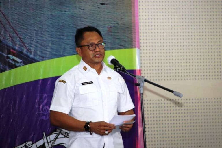 Sekretaris Daerah Provinsi Maluku Kasrul Selang membuka Lomba Solo Anak dan Remaja Pesparawi Maluku Tahun 2021 di Gedung LPP RRI Ambon, Rabu (3/2/2021). Foto: Humas Provinsi Maluku