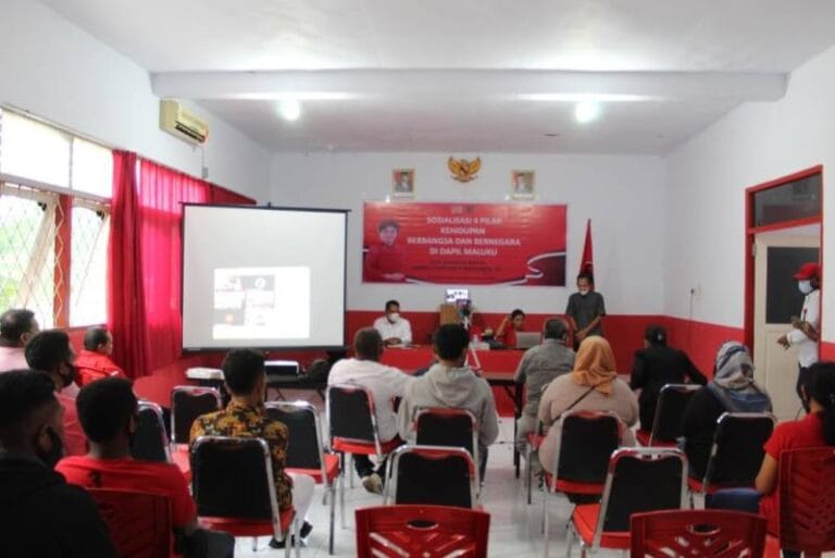 Suasana sosialisasi empat pilar kehidupan berbangsa dan bernegara di Kantor DPC PDI Perjuangan Maluku Tenggara (Malra), Senin (8/2/2020). Foto: Labes Remetwa