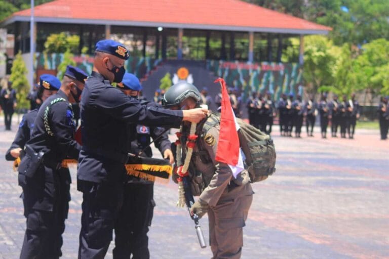 Kapolda Maluku Pimpin Upacara Penyambutan Personil Satbrimobda Maluku BKO Polda Papua Kapolda Maluku Pimpin Upacara Penyambutan Personil Satbrimobda Maluku BKO Polda Papua