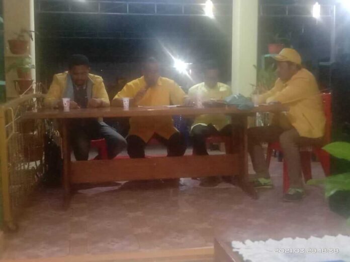 Ketua DPD II Partai Golongan Karya (Golkar) Kabupaten Kepulauan Tanimbar (KKT) Kilyon Luturmas, menggelar pertemuan perdana bersama seluruh pengurus