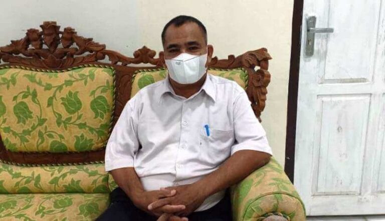Plt. Kepala Disdikbud Tual Mudatsir Tamher mengatakan, Kota Tual saat ini masih kekurangan 355 tenaga guru. Mengatasi hal itu, pihaknya melaksanakan tes internal bagi guru kontrak. Foto: Ludwiena Maturbongs