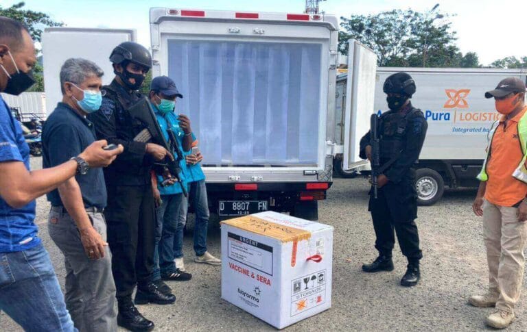 Brimob Maluku Kawal Ketat Vaksin Covid-19