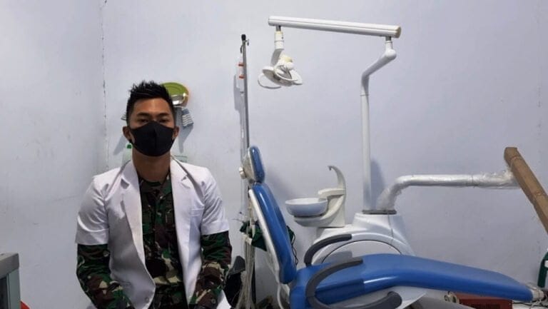 Kepala Balai Kesehatan (BK) Pangkalan TNI Angkatan Laut (Lanal) Tual Lettu (K) drg. Aco Karso. Foto: Dokpri