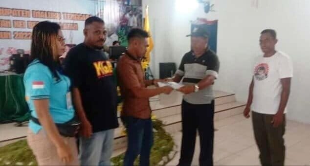 Kepala Ohoi Ohoirenan Julius Rahalus mengapresiasi kinerja Dinas Kependudukan dan Pencatatan Sipil (Disdukcapil) Kabupaten Maluku Tenggara (Malra) atas pelayanan bagi warga di Ohoirenan, Kecamatan Kei Besar Selatan.