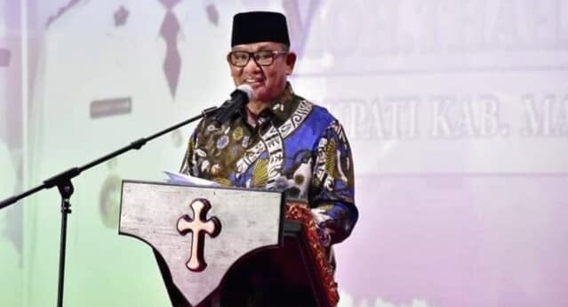 - Bupati Maluku Tenggara M. Thaher Hanubun menghadiri resepsi Misa Pertama Imam Baru Ohoi Ohoinol, RP. Aloysius Lefubun, MSC. di Ohoi Ohoinol, Senin malam (3/5/2021).