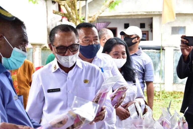 Apresiasi Inovasi Kokat Vul-Vul di Ohoira, Bupati Sebut Pentingnya Konsistensi Apresiasi Inovasi Kokat Vul-Vul di Ohoira, Bupati Sebut Pentingnya Konsistensi