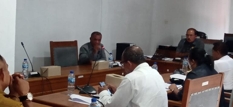 Komisi I Lakukan RDP Bahas Kepala Ohoi Defenitif Rahareng Atas Komisi I Lakukan RDP Bahas Kepala Ohoi Defenitif Rahareng Atas