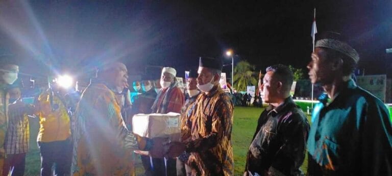 Hadiri MTQ VII Kota Tual, Wali Kota Bagikan Ratusan Al-Qur’an