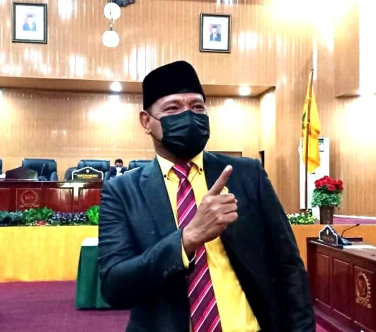 Kabalmay: Vaksinasi Untuk Petugas TKBM Tual Dinilai Penting Kabalmay: Vaksinasi Untuk Petugas TKBM Tual Dinilai Penting