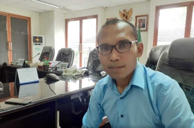 Alimudin Kolatlena Anggota Komisi I DPRD Maluku.