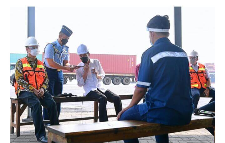 Sopir Kontainer Mengeluh Soal Premanisme dan Pungli, Presiden Langsung Telepon Kapolri
