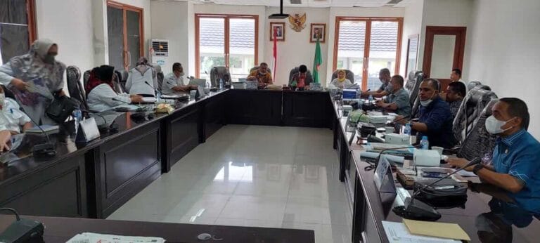 Koordinasi Pemprov Maluku, KPK Dan Kejagung Usut Hutang Pemda KKT