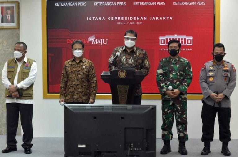 Menko Imbau Masyarakat Waspada Tren Kenaikan Kasus Covid-19 Pasca Libur Lebaran.