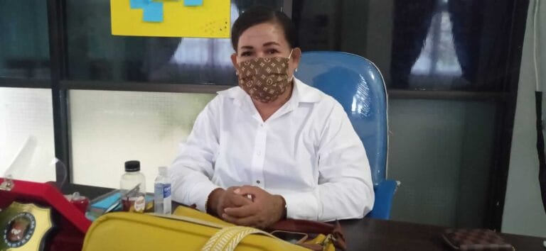 Kepala Badan Pendapatan Daerah (Bapenda) Malra, Theresia Tamnge.