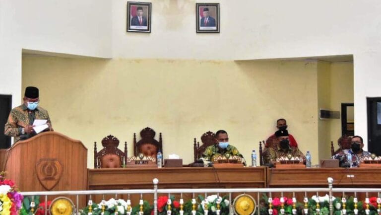 Paripurna Pertanggungjawaban APBD Malra Berlangsung Secara Tatap Muka dan Daring Paripurna Pertanggungjawaban APBD Malra Berlangsung Secara Tatap Muka dan Daring