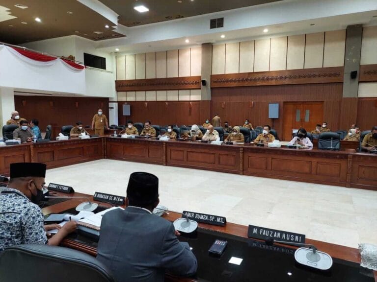 Rapat Banggar Dan TAPD Maluku Bahas Ranperda LPJ 2020