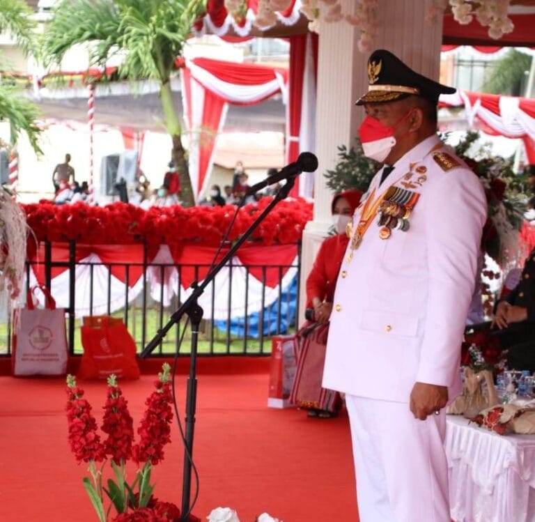 Gubernur Murad Pimpin Upacara  HUT ke-76 RI