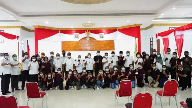 Dukung Kota Religius, Pemkot Lepas Kontingen Pesparani Kota Tual Dukung Kota Religius, Pemkot Lepas Kontingen Pesparani Kota Tual